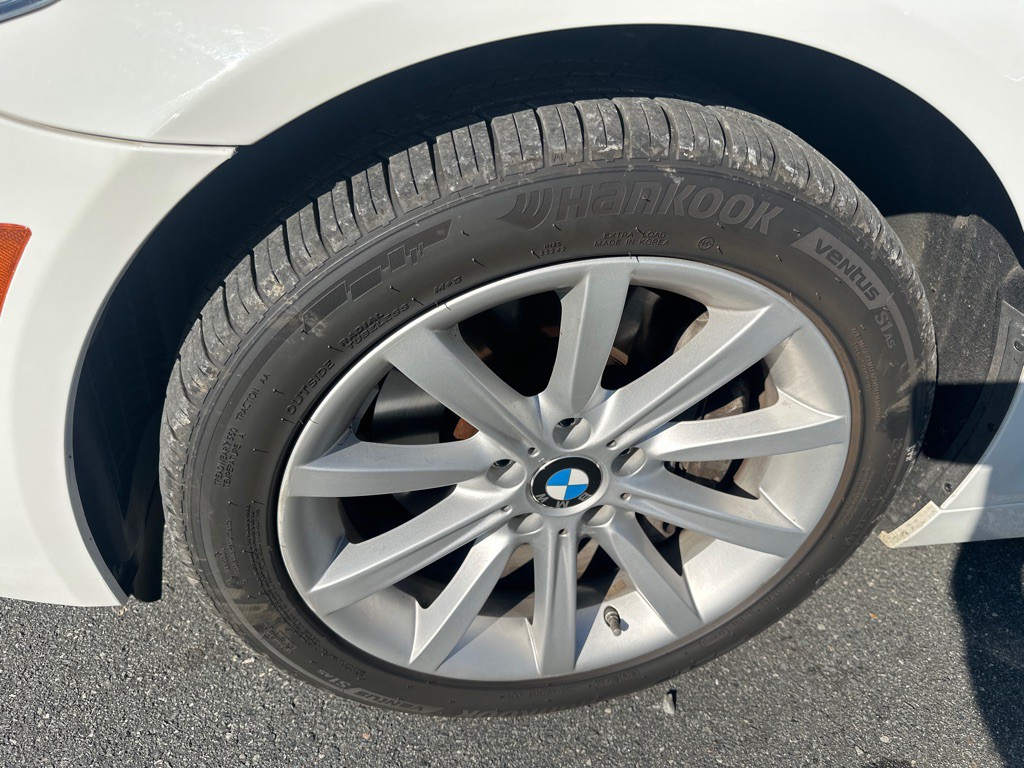2014 BMW 5 Series Image 9