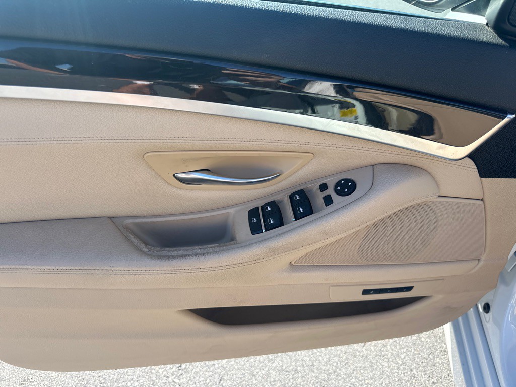 2014 BMW 5 Series Image 10