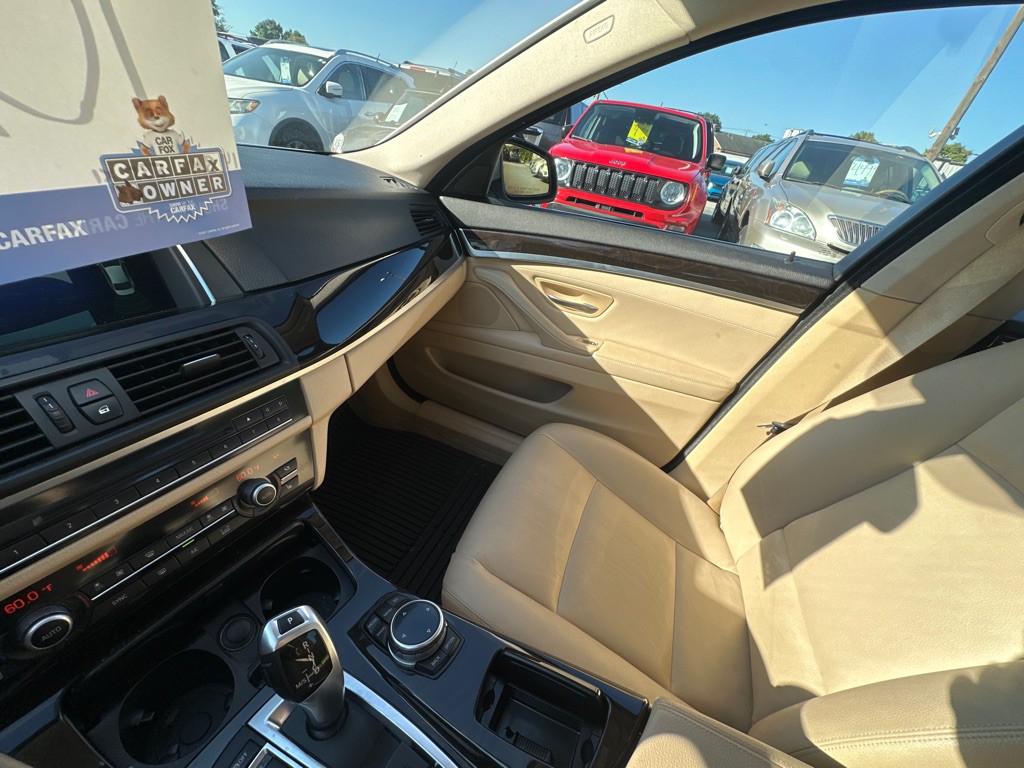 2014 BMW 5 Series Image 23