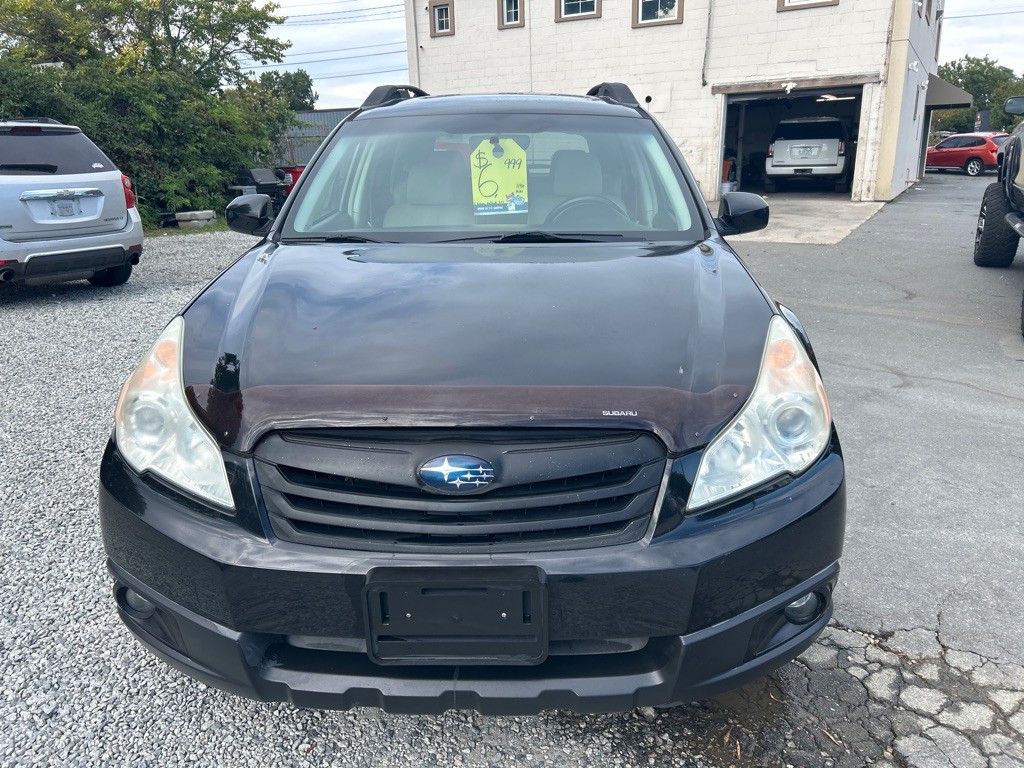 2011 Subaru Outback Image 2