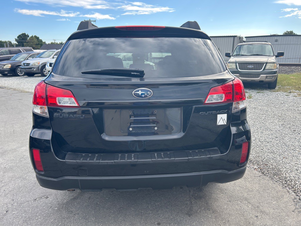 2011 Subaru Outback Image 6