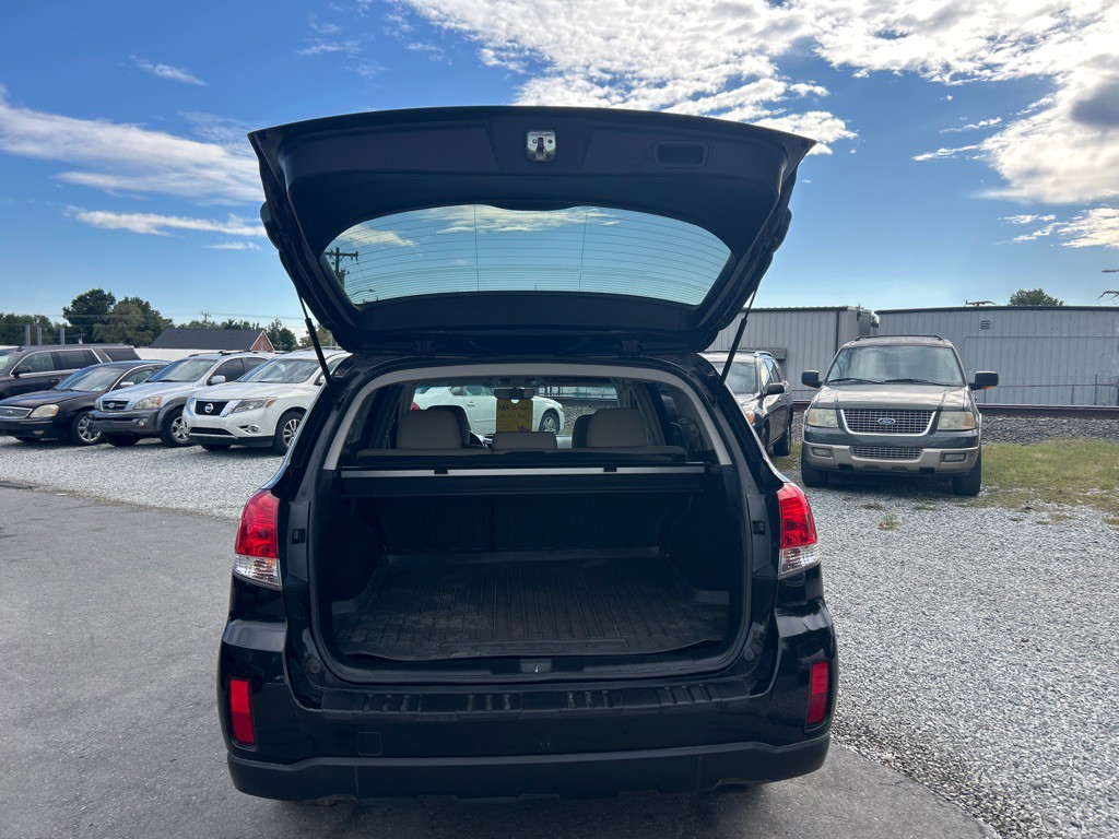 2011 Subaru Outback Image 9