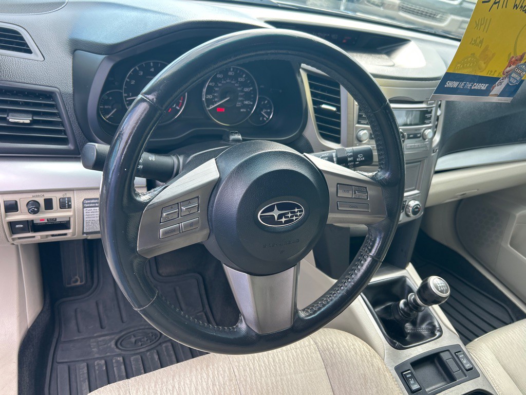 2011 Subaru Outback Image 14