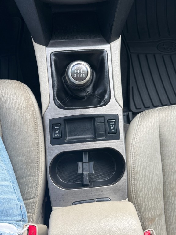 2011 Subaru Outback Image 16