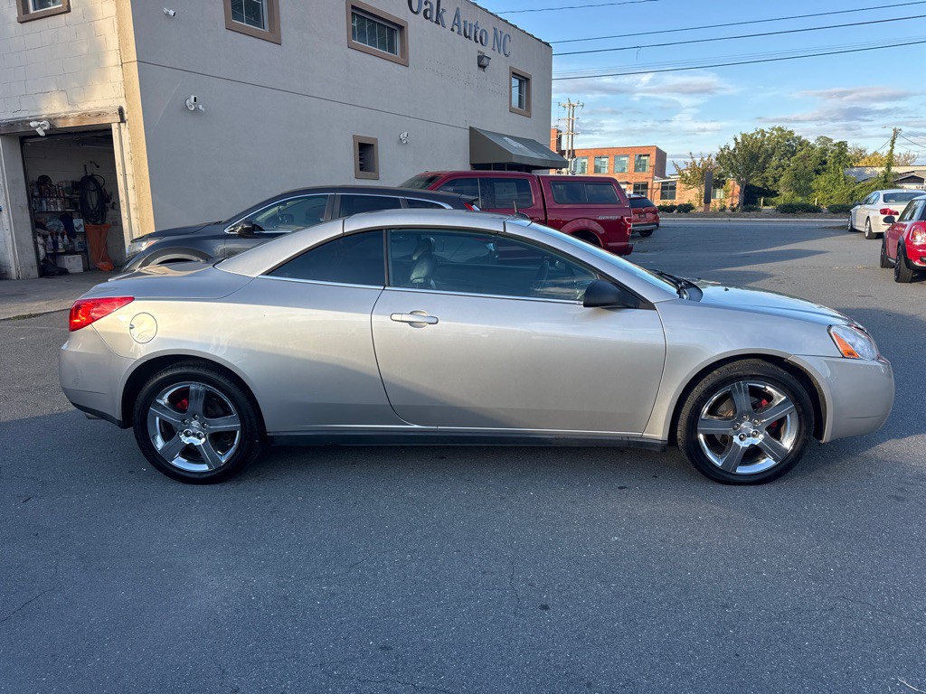 2008 Pontiac G6 Image 2