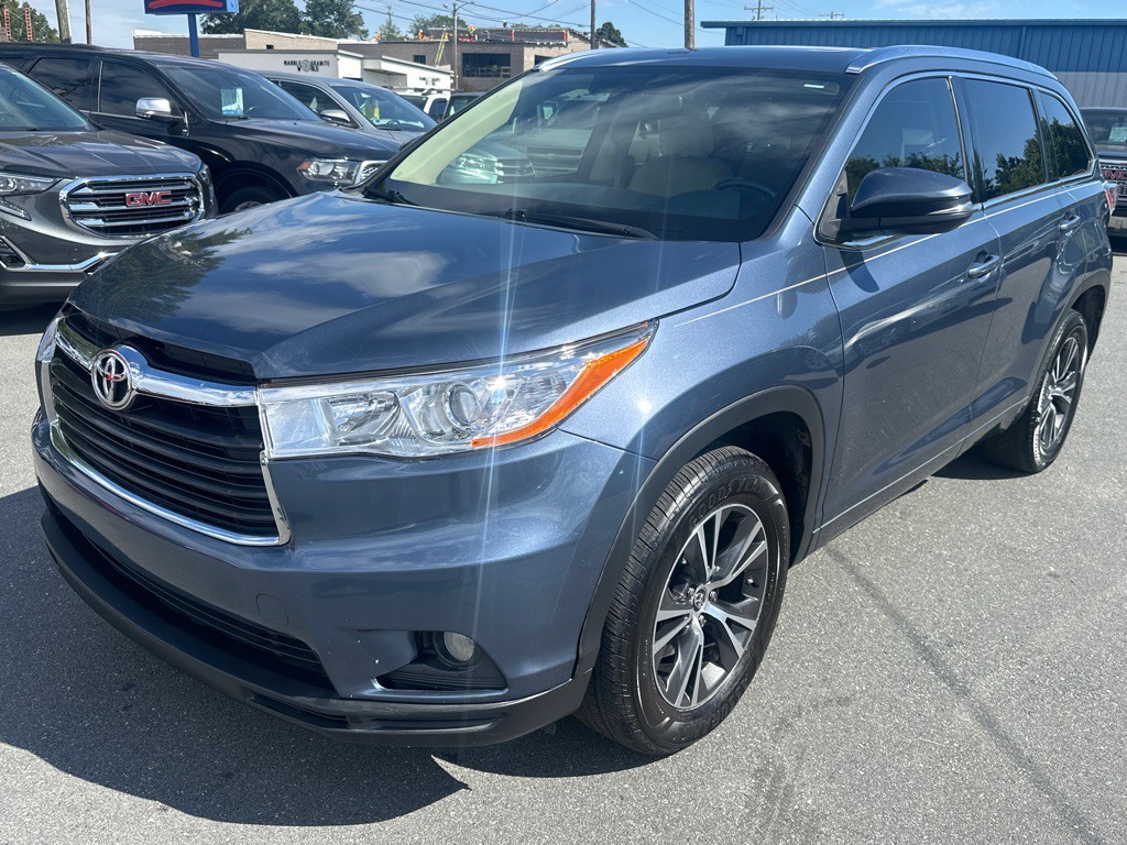 2016 Toyota Highlander Image 1