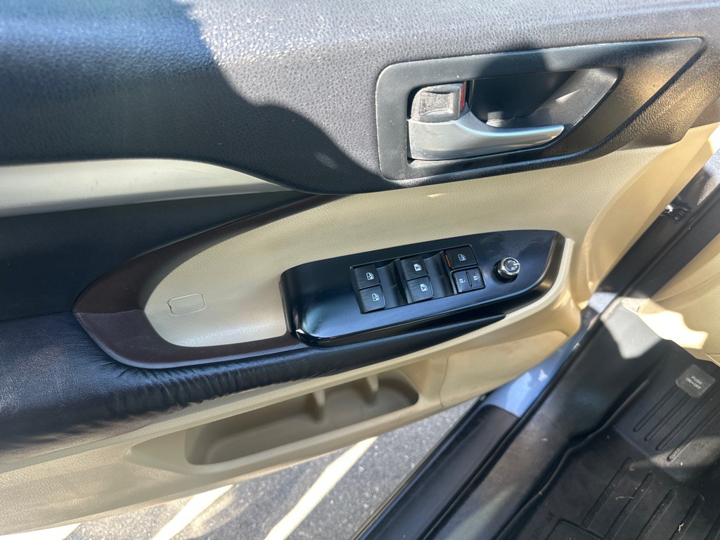 2016 Toyota Highlander Image 11