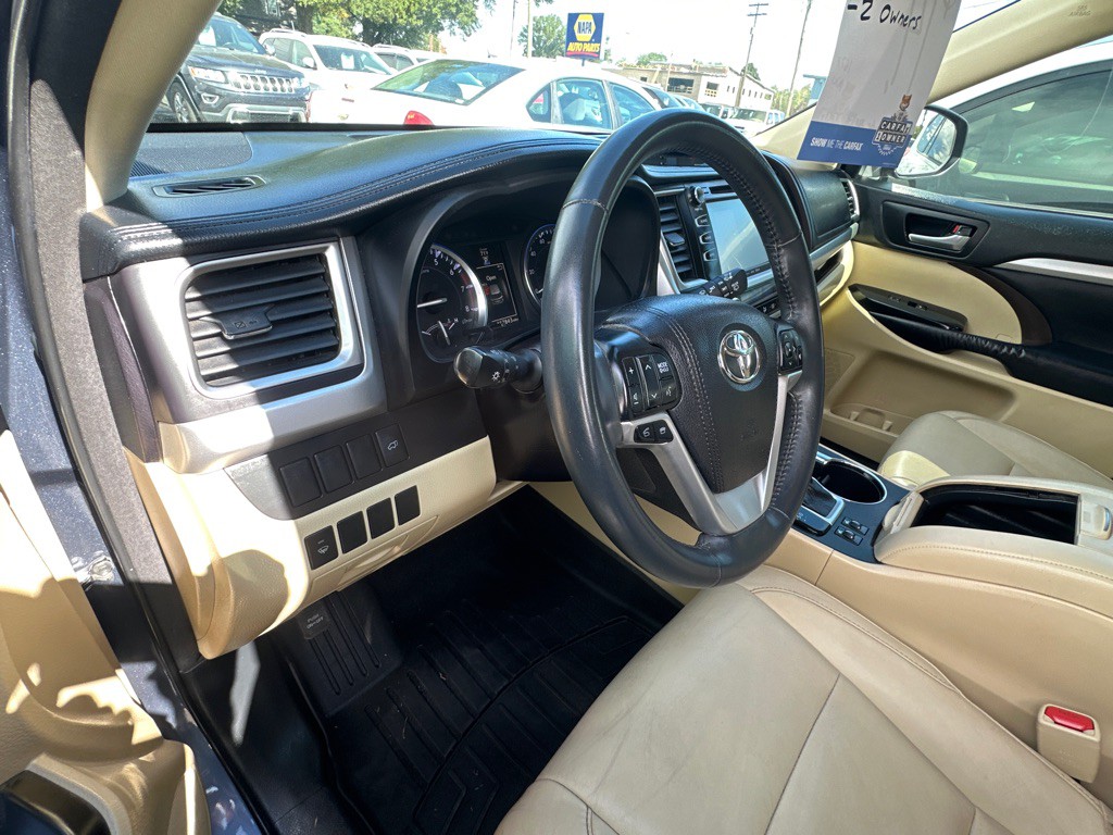 2016 Toyota Highlander Image 13