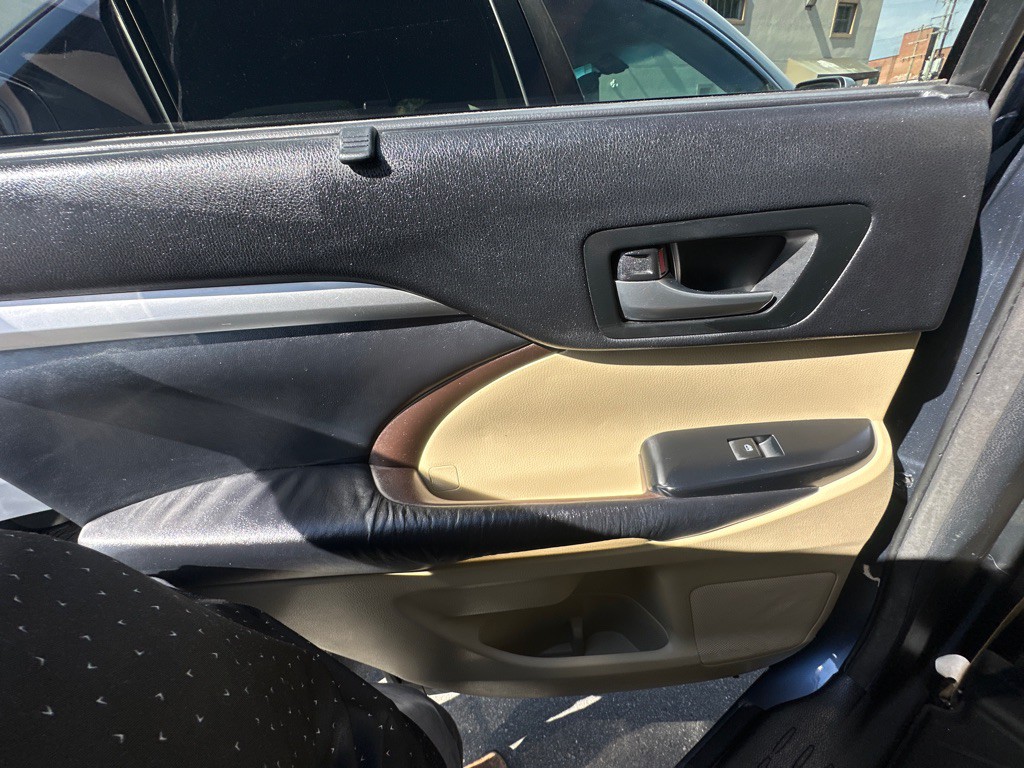 2016 Toyota Highlander Image 15