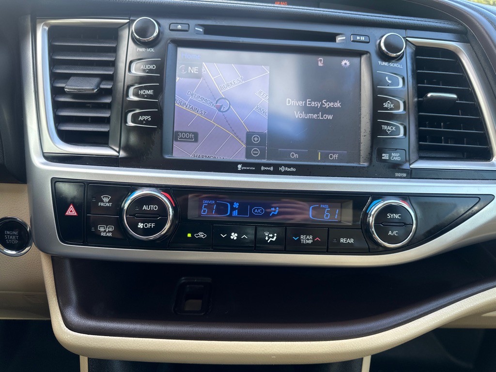 2016 Toyota Highlander Image 20