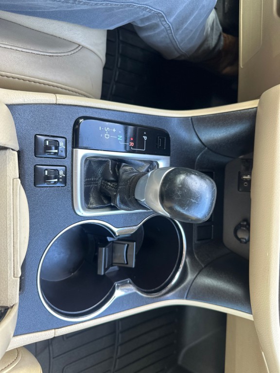 2016 Toyota Highlander Image 22