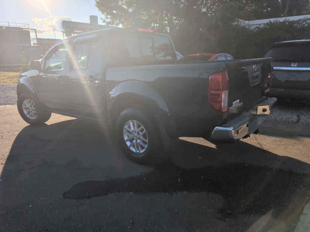 2015 Nissan Frontier Image 2