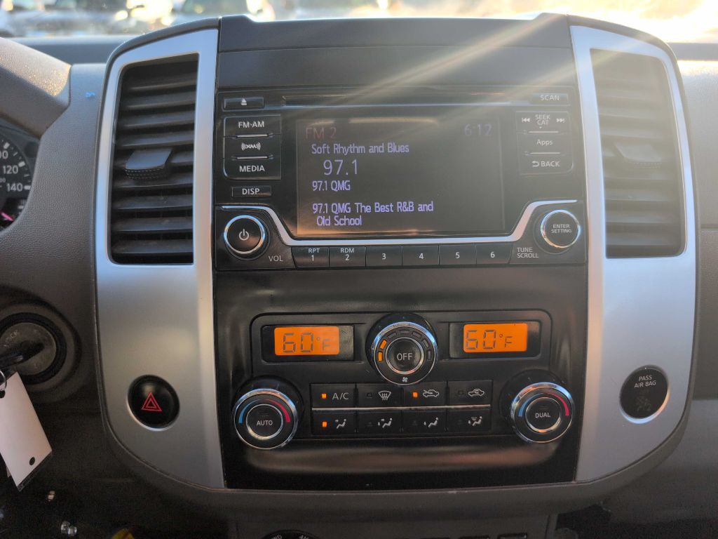 2015 Nissan Frontier Image 14