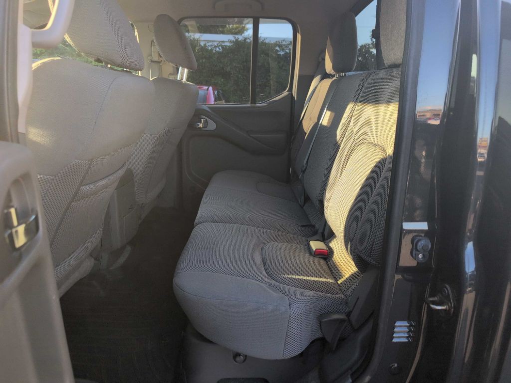 2015 Nissan Frontier Image 16