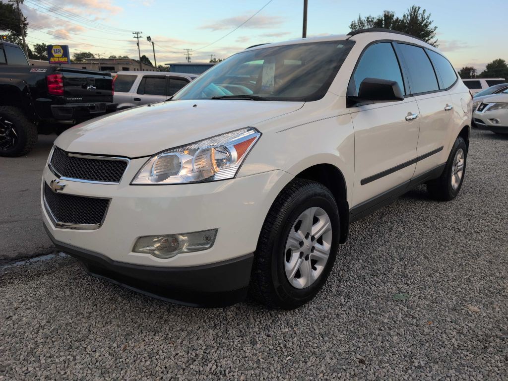 2012 Chevrolet Traverse Image 2