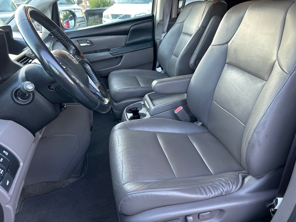2016 Honda Odyssey Image 12