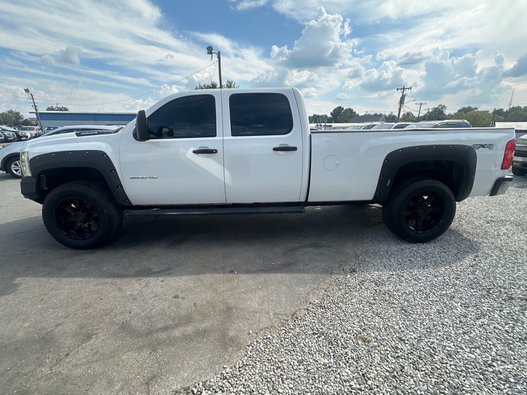 2011 Chevrolet Silverado 1500 Image 2