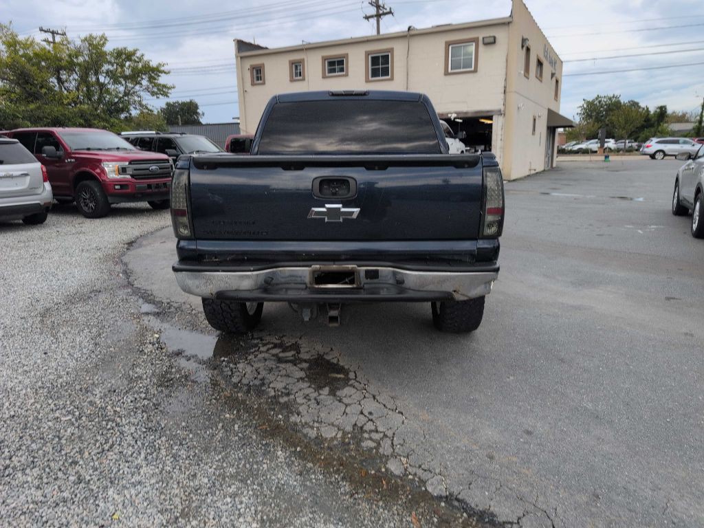 2006 Chevrolet Silverado 1500 Image 3
