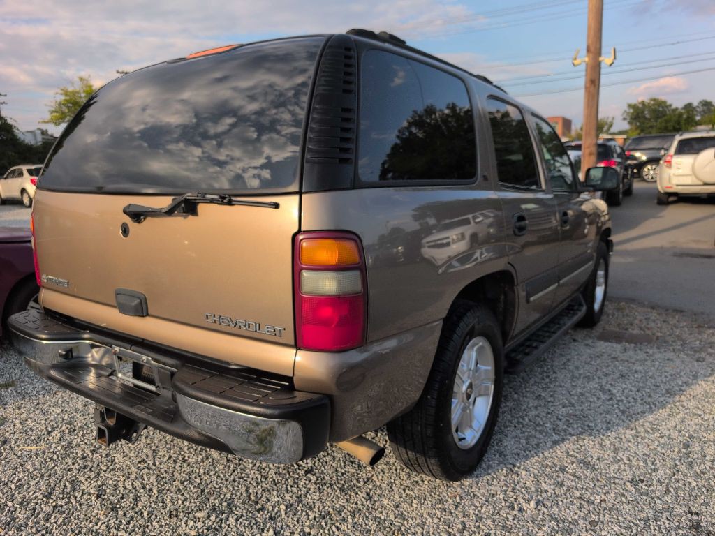 2003 Chevrolet Tahoe Image 2