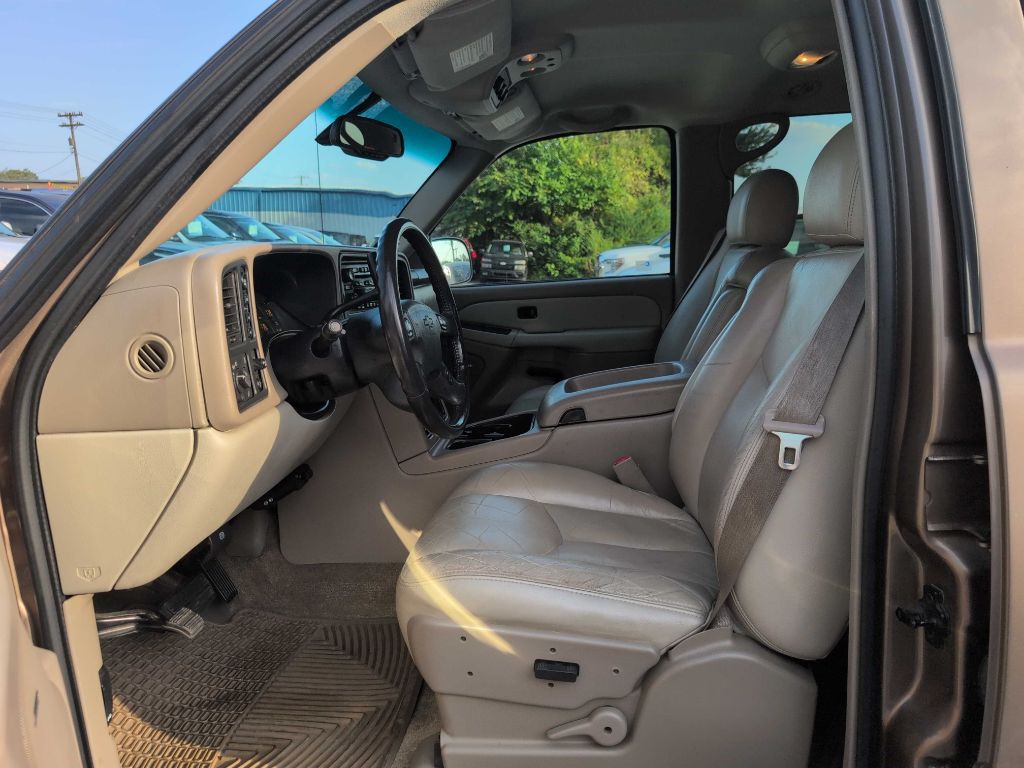 2003 Chevrolet Tahoe Image 9