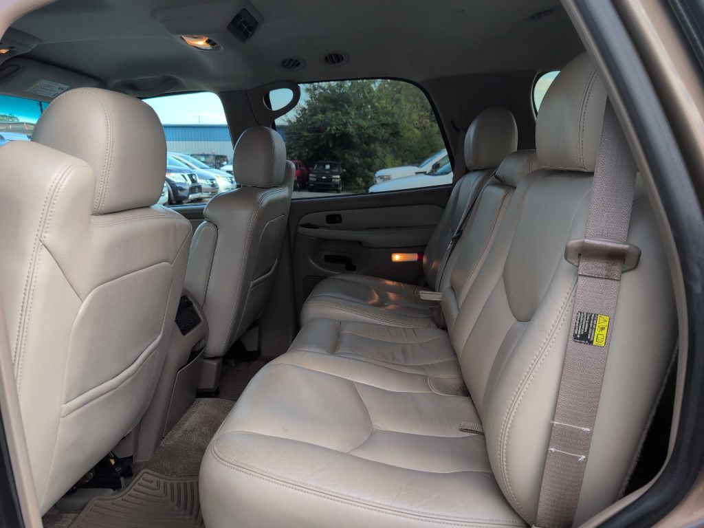 2003 Chevrolet Tahoe Image 14