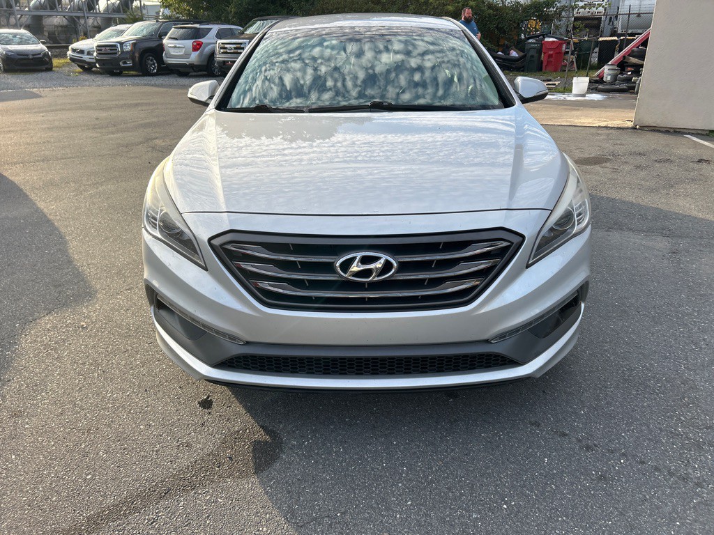 2015 Hyundai Sonata Image 2