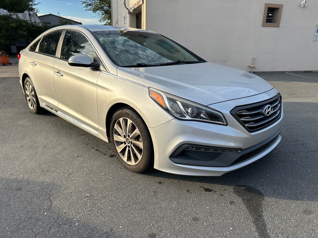 2015 Hyundai Sonata Image 3