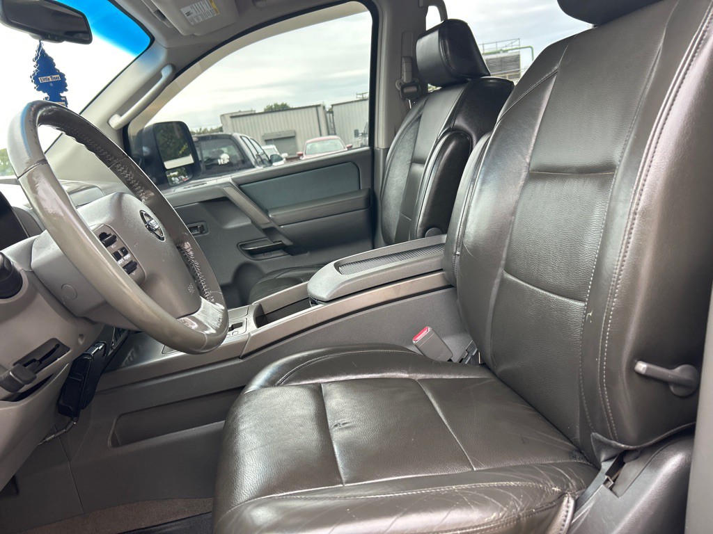 2006 Nissan Titan Image 11