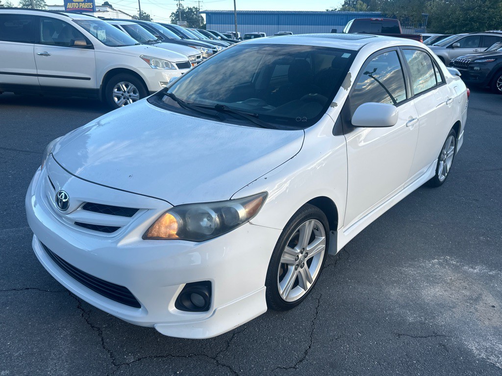 2013 Toyota Corolla Image 1