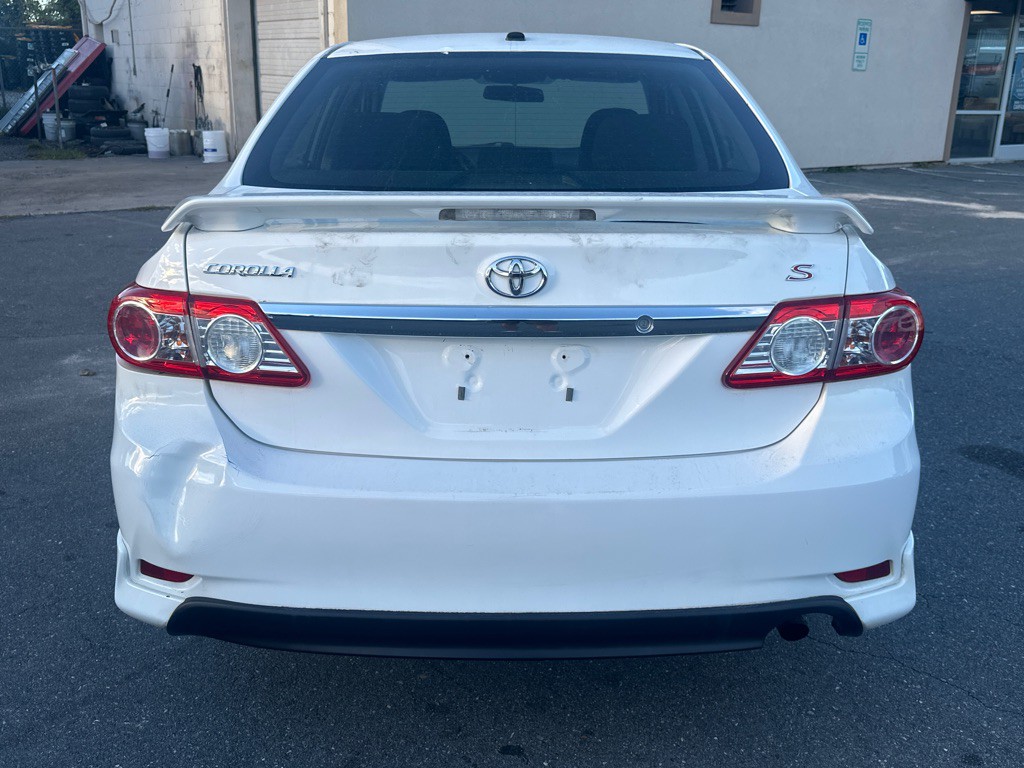 2013 Toyota Corolla Image 4