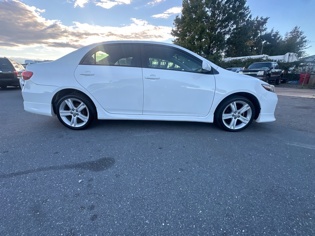 2013 Toyota Corolla Image 6