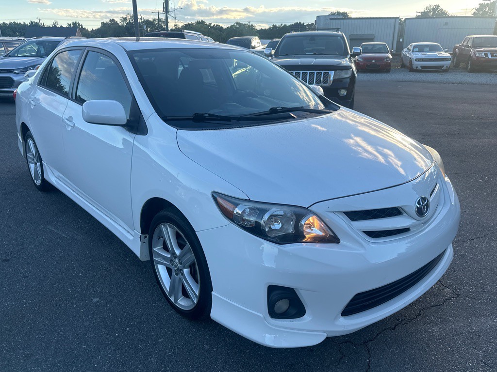 2013 Toyota Corolla Image 7