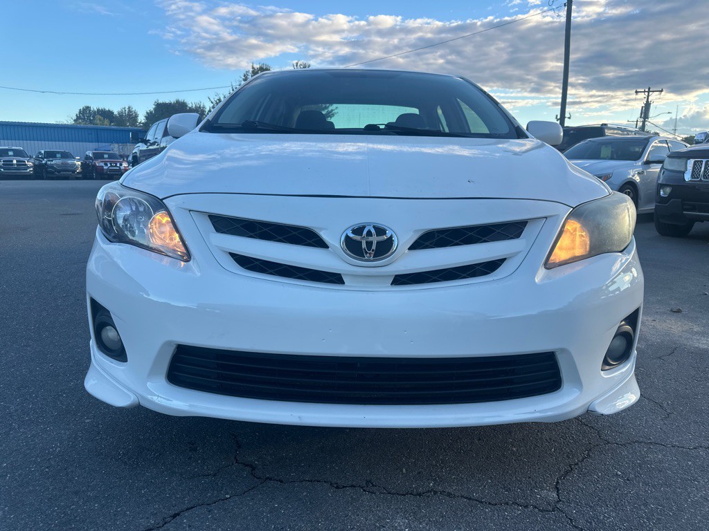 2013 Toyota Corolla Image 8