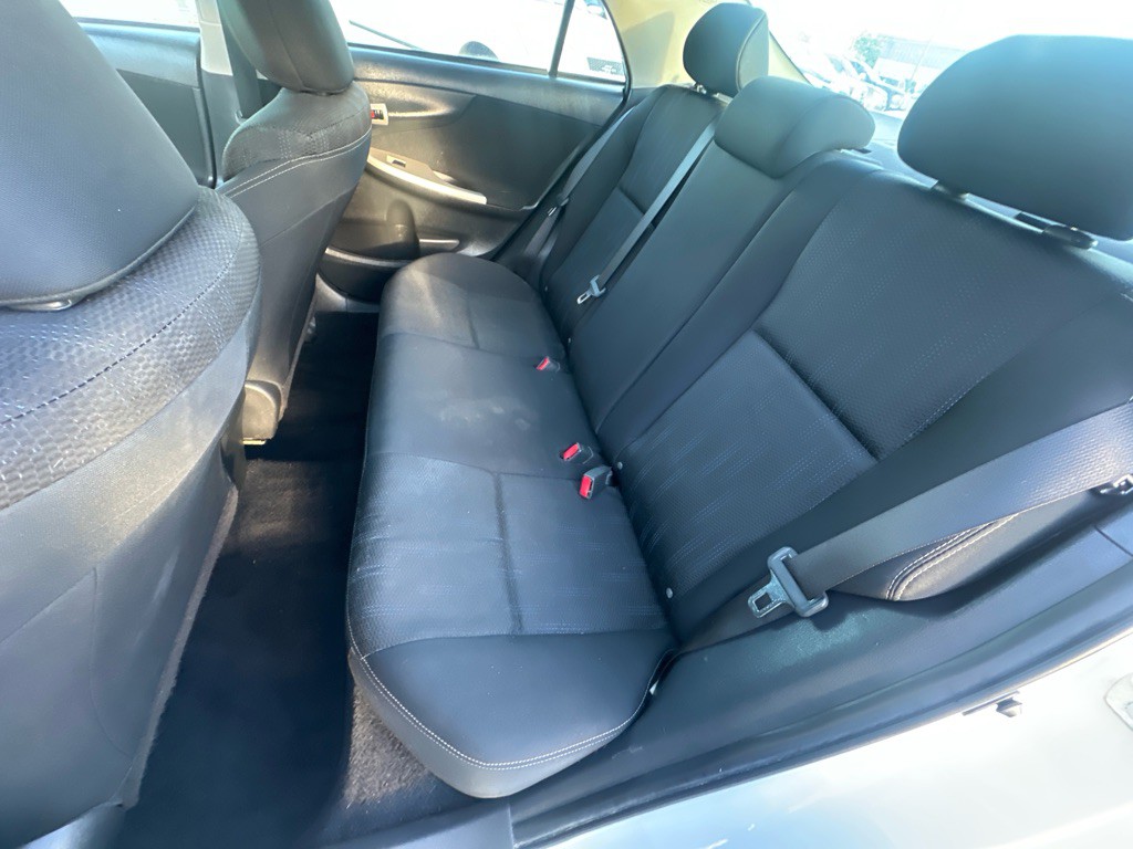 2013 Toyota Corolla Image 13