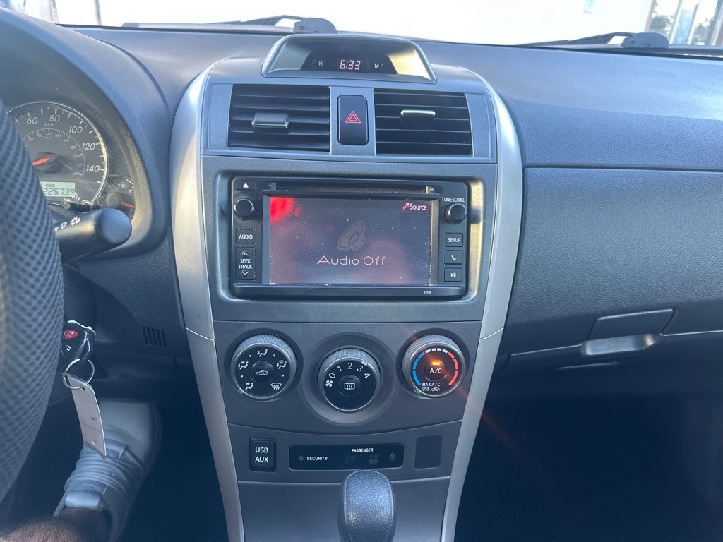 2013 Toyota Corolla Image 17