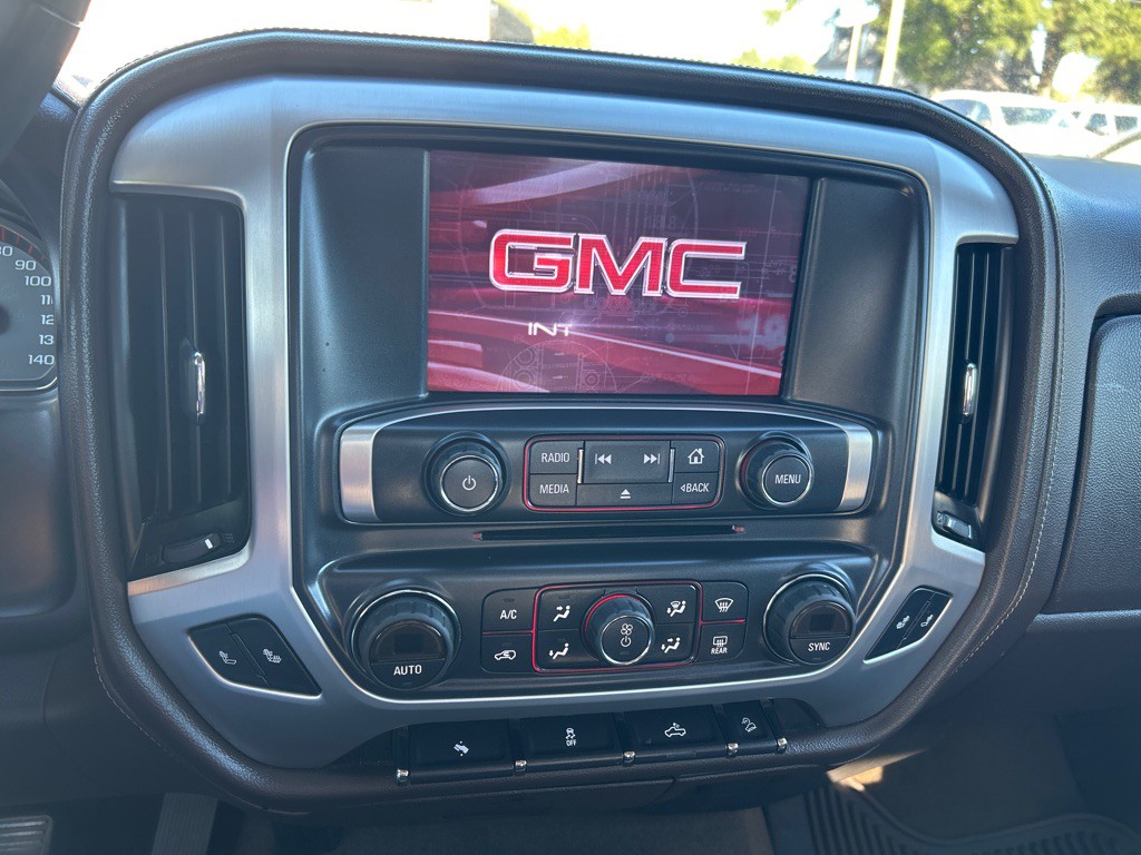 2015 GMC Sierra Image 15