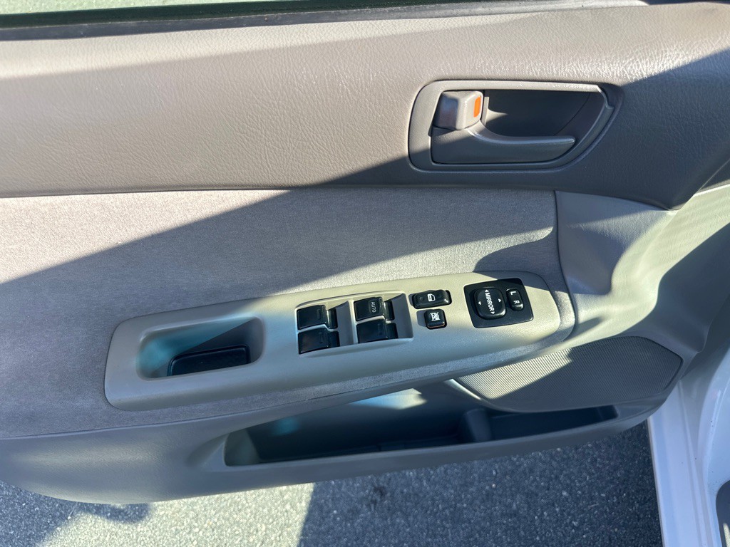 2003 Toyota Camry Image 9
