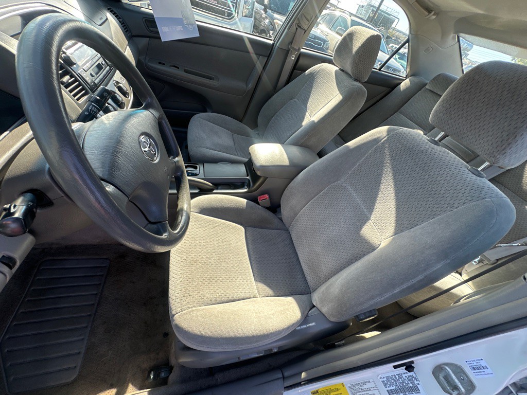 2003 Toyota Camry Image 10