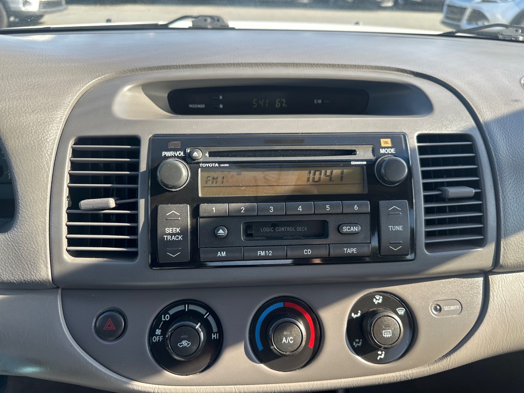 2003 Toyota Camry Image 14