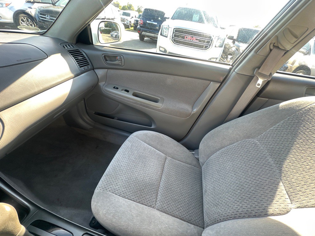 2003 Toyota Camry Image 16