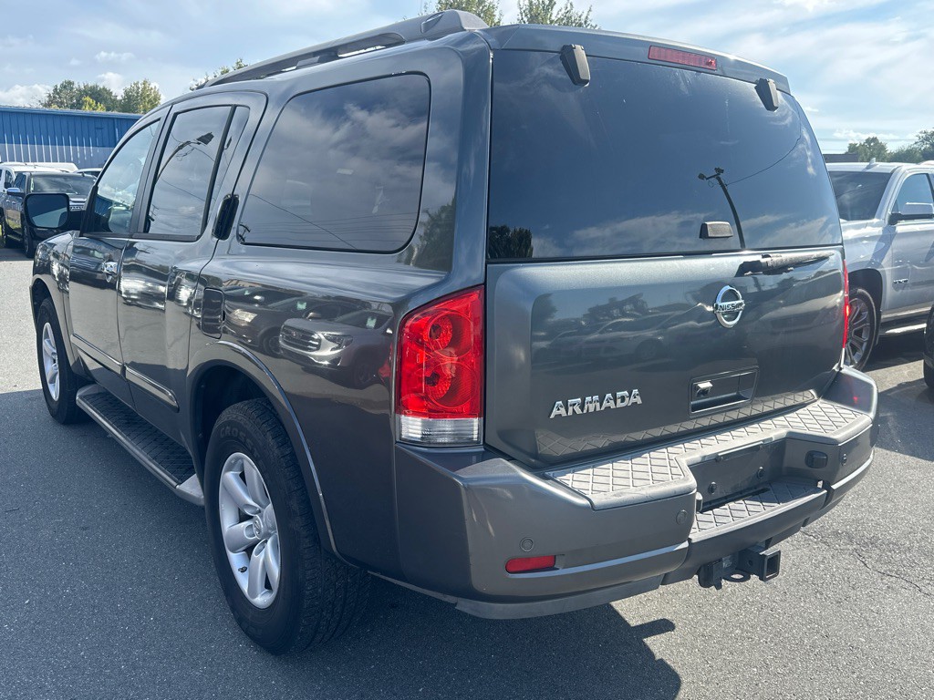 2011 Nissan Armada Image 3