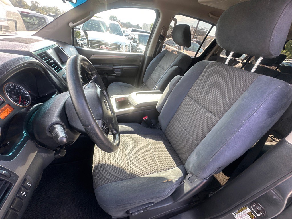 2011 Nissan Armada Image 11
