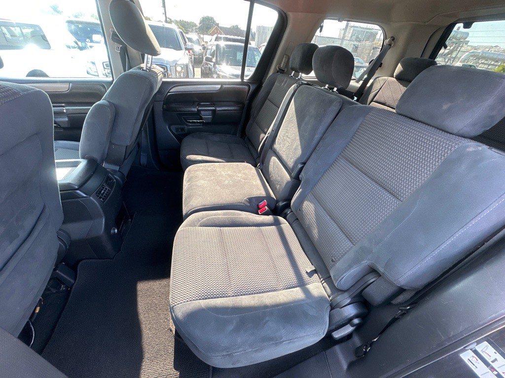 2011 Nissan Armada Image 12