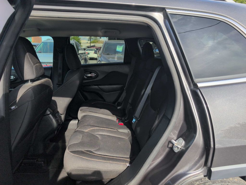 2015 Jeep Cherokee Image 15