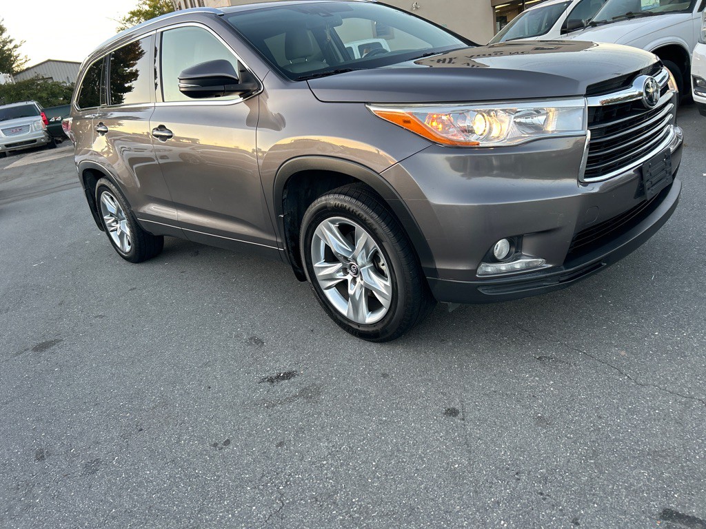 2016 Toyota Highlander Image 3