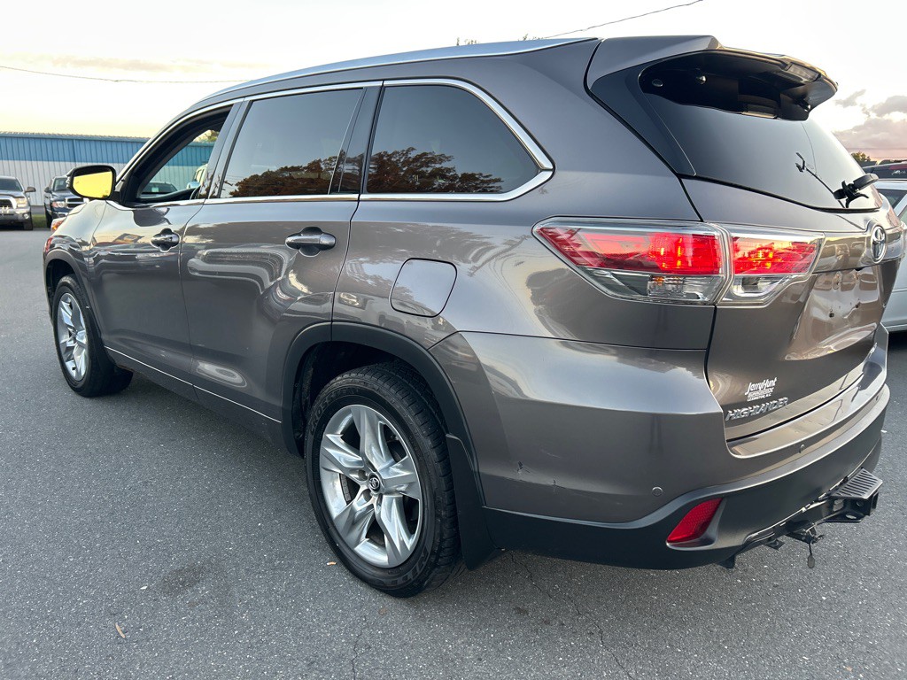 2016 Toyota Highlander Image 7