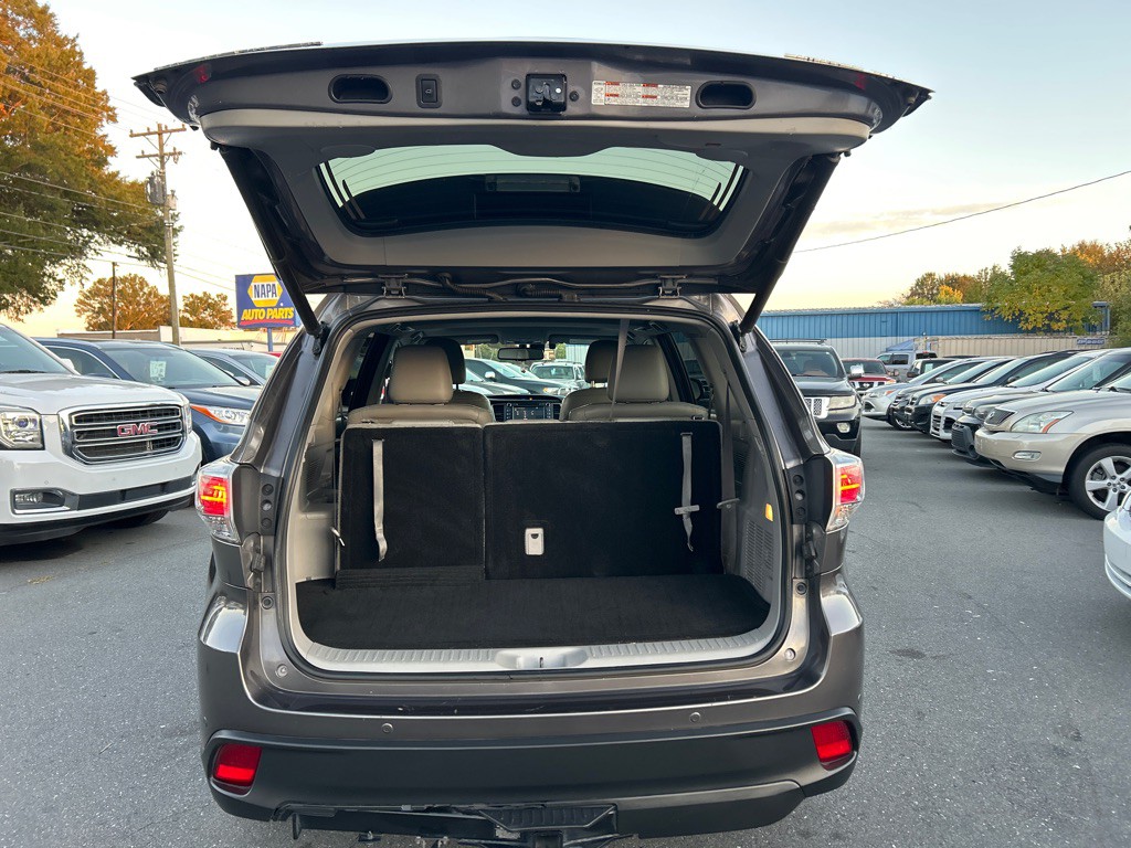 2016 Toyota Highlander Image 9