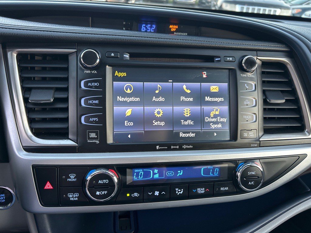 2016 Toyota Highlander Image 16