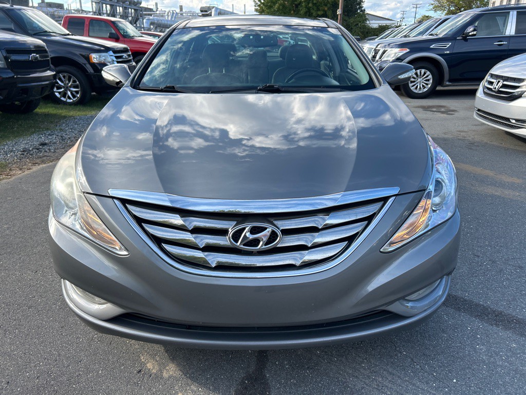 2013 Hyundai Sonata Image 2