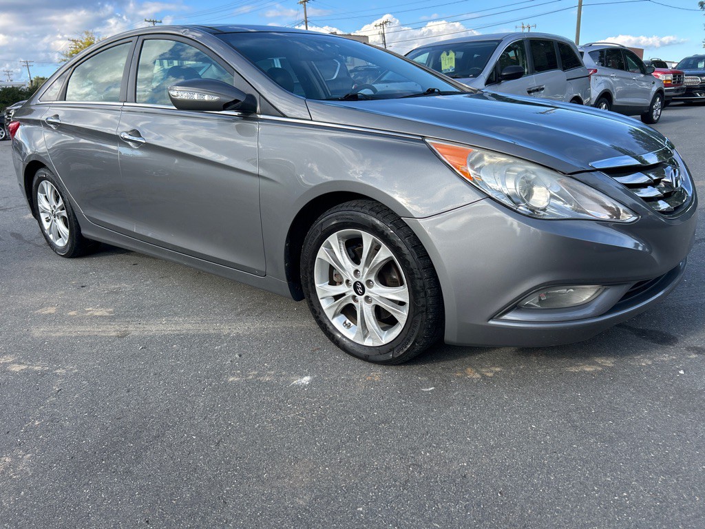 2013 Hyundai Sonata Image 3